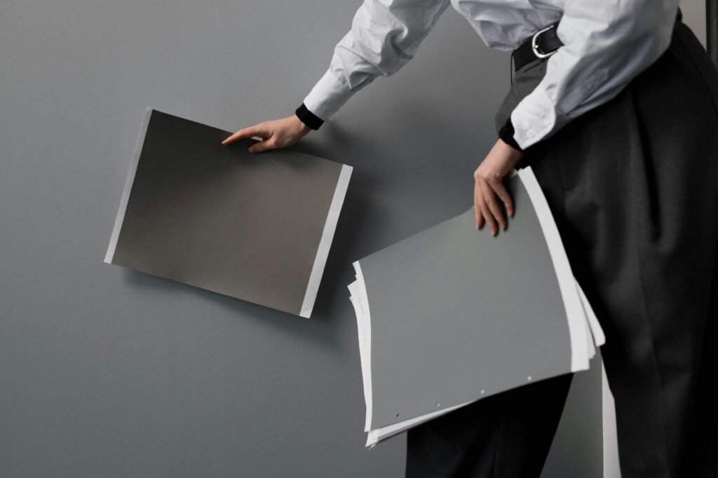 Para uma mudança de layout no seu apartamento, não é possível derrubar qualquer parede. É crucial identificar se a parede é e