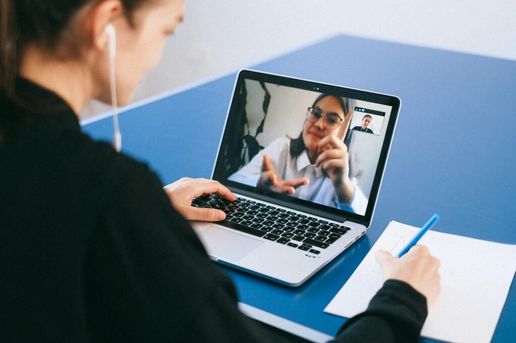 Entrevista de Emprego Online: Guia Definitivo para Você Brilhar e Conquistar a Vaga — dicas para se sair bem em entrevista de